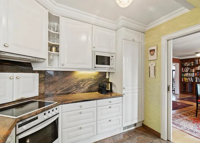 Spacious Penthouse With Stephen Cathedral View