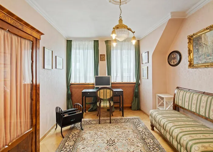 Spacious Penthouse With Stephen Cathedral View
